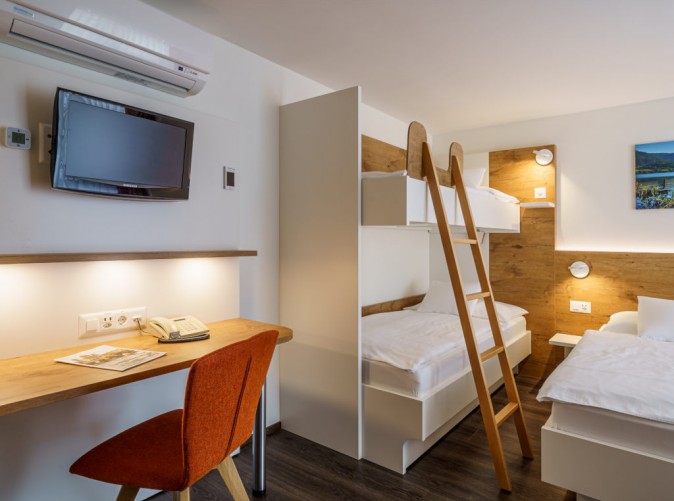 023_Bernerhof_Vierbett_Schoene Aussichten Touristik